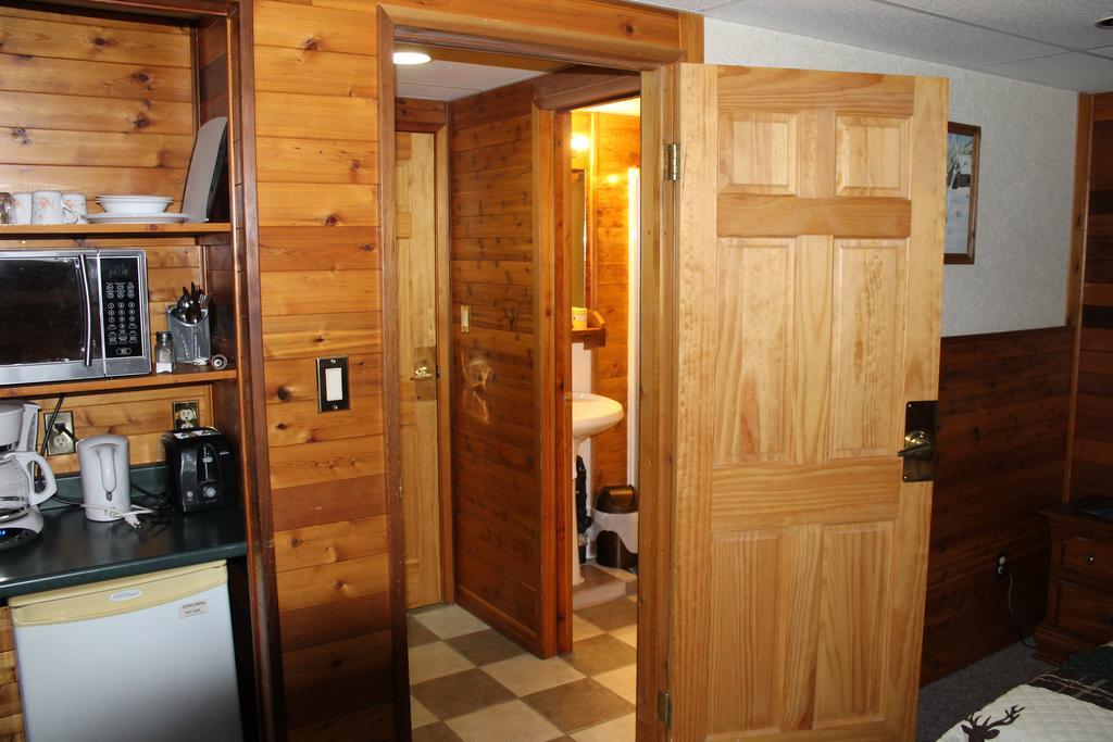 Celtic Haven Hotel Jasper National Park Esterno foto