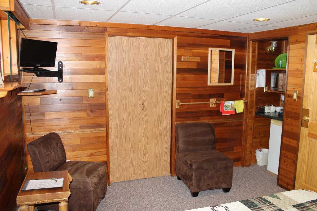 Celtic Haven Hotel Jasper National Park Esterno foto